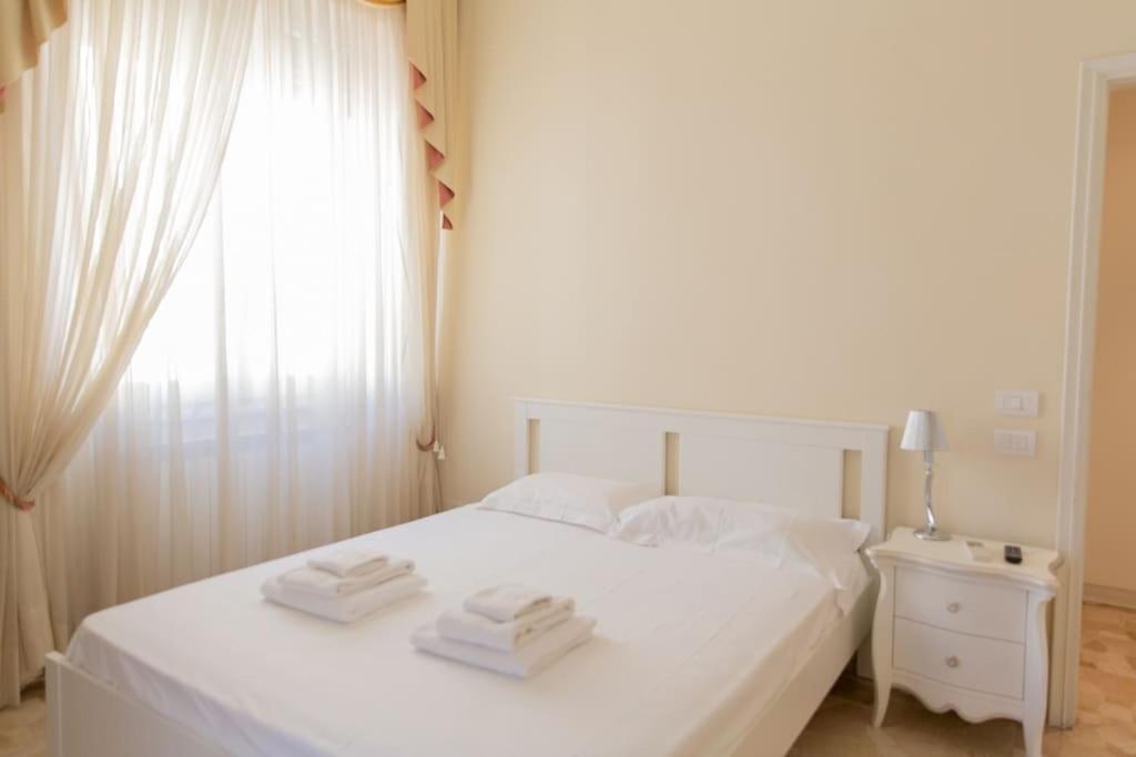 Classic 1Br Outside Ztl & 10 Min From Center Флоренция Экстерьер фото
